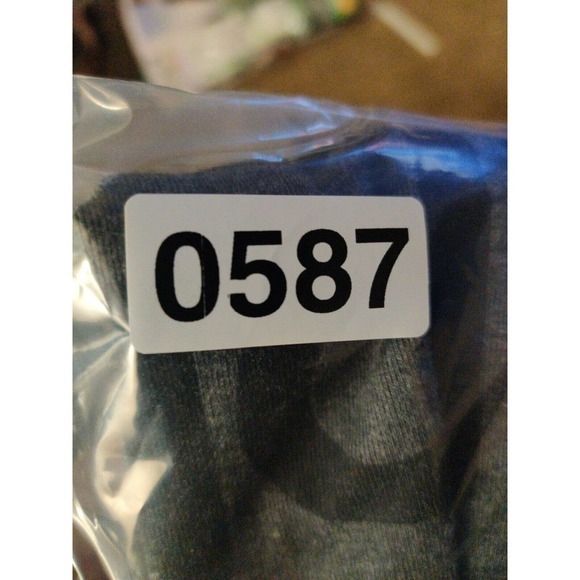 Adidas Shirt Mens Dark Gray Badge of Sport Classic Work Out Wear Active‎ Wear - Picture 6 of 6